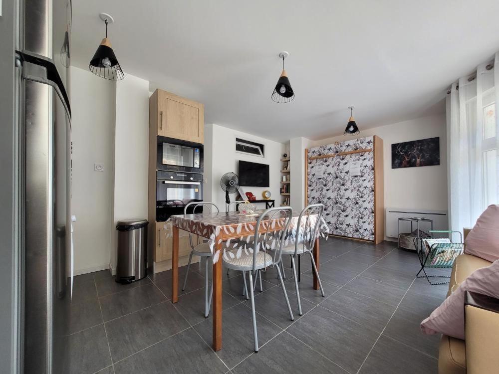Appartement Salbris- Parking Gratuit Esterno foto